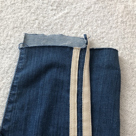 Loft Skinny Crop Size 6 - Picture 3 of 12